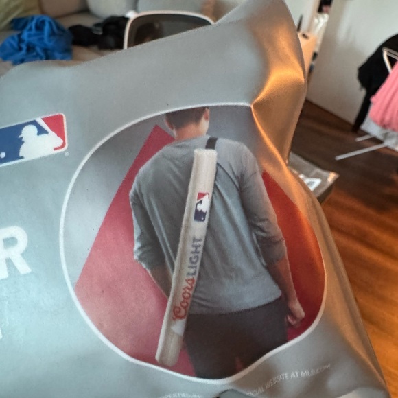 Coors Light MLB 6-Can Cooler Sling - Picture 2 of 6